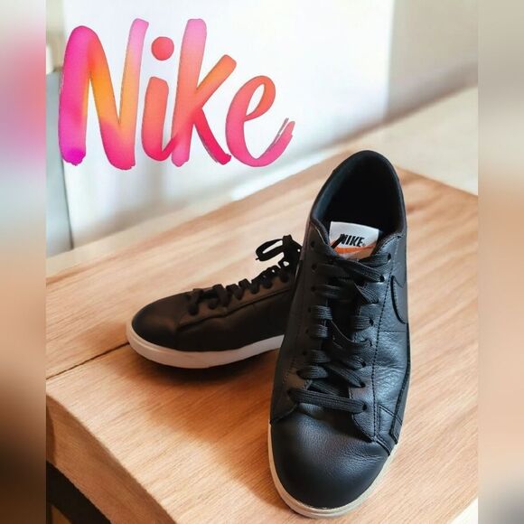 Nike Women’s Blazer Low LE, Size 9 Black/Black-white - Picture 1 of 6